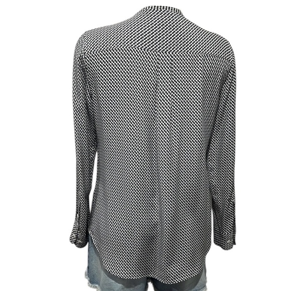 Equipment Lynn black & White geometric print silk button down blouse size S - Picture 3 of 8